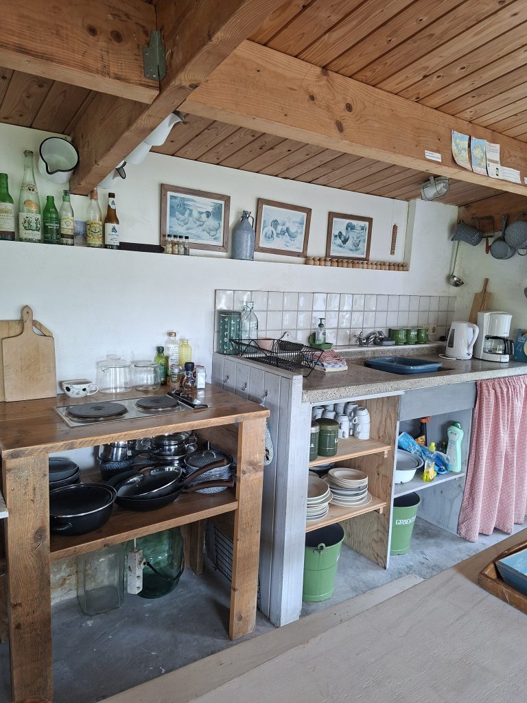hut2